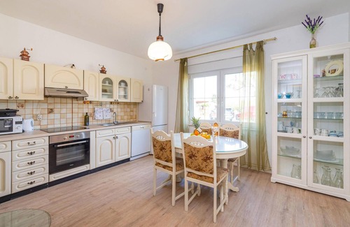 Skabrnja House | Comfortable 5 Bedroom Accommodation in Skabrnja