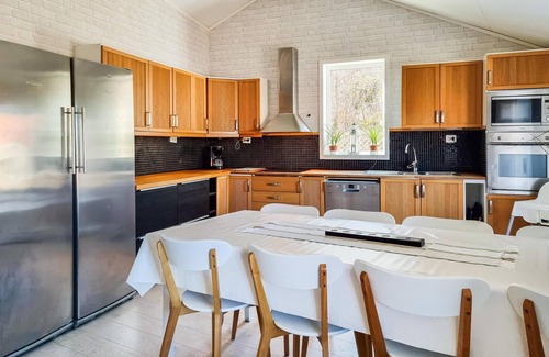 Skaerhamn House | Comfortable 2-Bedroom Retreat with Ocean Views in Skärhamn