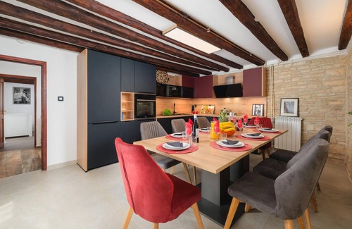 Jursici House | Exceptional 5 Bedroom Retreat in Skicini with Spa & Pool