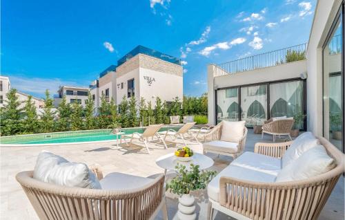 Srima House | Cozy Srima Retreat with Kitchen, Pool & Pet-Friendly Stay