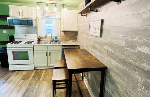 Buchanan County House | Welcoming Home in St. Joseph, MO Near Key Attractions