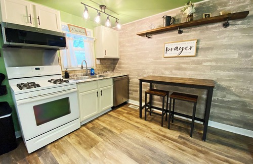 Buchanan County House | Welcoming Home in St. Joseph, MO Near Key Attractions