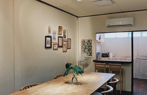 Nan House | Charming City Retreat: Pet-Friendly & Steps from Nan Walking Street