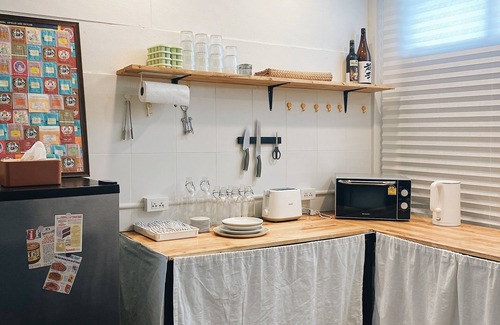 Nan House | Charming City Retreat: Pet-Friendly & Steps from Nan Walking Street
