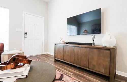 College Station Villa | Cozy Home in the Heart of Aggieland