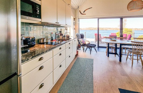 Trollhattan House | Spacious 4-Bedroom Retreat in Trollhättan with Scenic Views