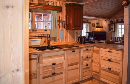 Atra House | Cozy 3 Bedroom Retreat in Tuddal with Lake Views