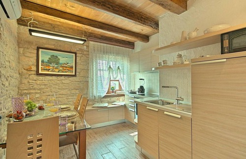 Vilanija House | Cozy 2 Bedroom Stay in Umag with Private Pool & Spa