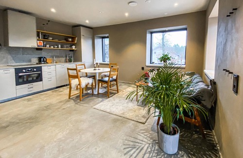 Vallda House | Cozy Apartment in Prime Location with Ocean Views