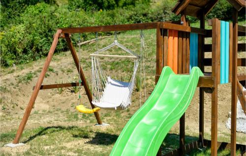 Gornji Kneginec House | Pet-Friendly Retreat in Varazdin Breg with Hot Tub