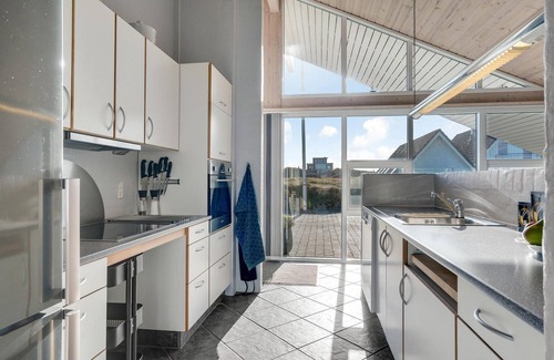 Agger House | Cozy 3 Bedroom Retreat with Oceanfront Views in Vestervig