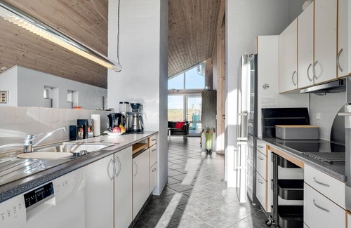 Agger House | Cozy 3 Bedroom Retreat with Oceanfront Views in Vestervig