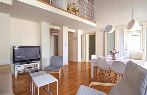 Viareggio House | Unforgettable 4 Bedroom Stay with Ocean Views in Viareggio
