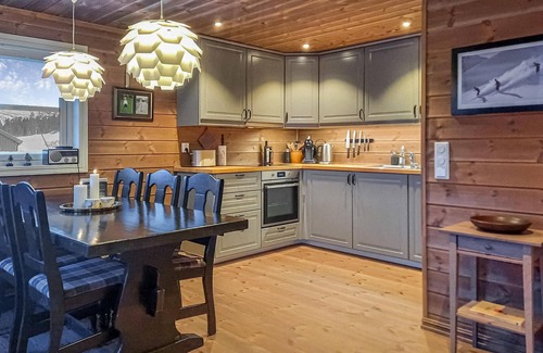 Voss House | Idyllic Cottage Near Voss with Spa and Lake View
