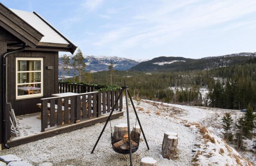 Voss House | Idyllic Cottage Near Voss with Spa and Lake View