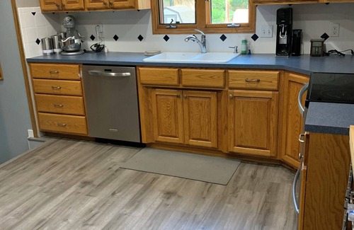Elkhorn House | Inviting West Omaha Retreat with Pet-Friendly Amenities