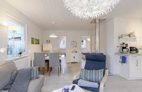Wandlitz House | Comfortable 2-Bedroom Retreat in Zerpenschleuse with Spa
