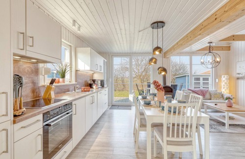 Wandlitz House | Relaxing 2-Bedroom Retreat with Lake Views in Zerpenschleuse
