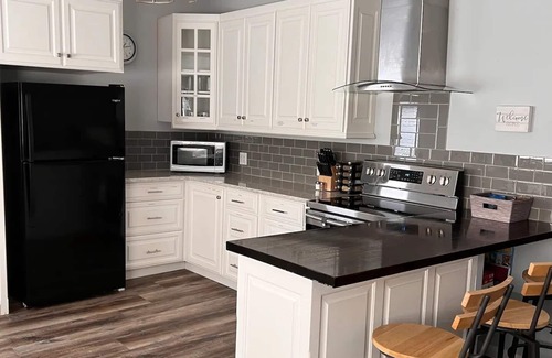 North Platte House | Inviting Home Minutes from I80 with Hot Tub & Breakfast