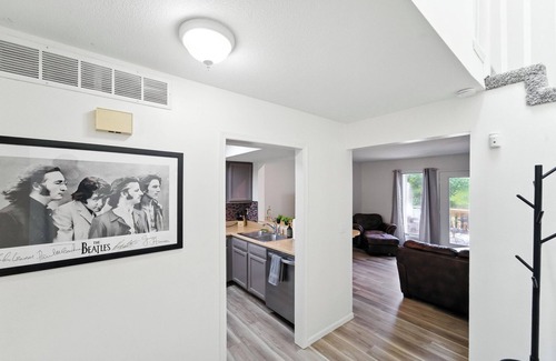 Columbia House | Cozy Home Mins to Hospitals*District*Mizzou*Parks