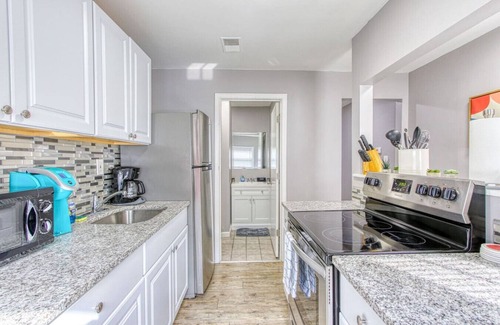 Taylor House | Experience Ultimate Comfort in a Pet-Friendly Retreat