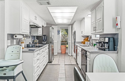 Grand Prairie House | “Cozy home near AT&T Stadium, Six Flags, and Globe Life Field. Perfect vacation.