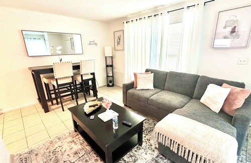 North Austin Civic Association House | Cozy Home near Domain and DT