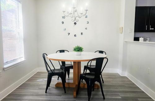Austin House | Inviting Retreat Just Minutes from Downtown Austin