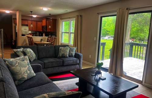 Newell House | Charming Retreat Near UNCC with Pool and Breakfast Options