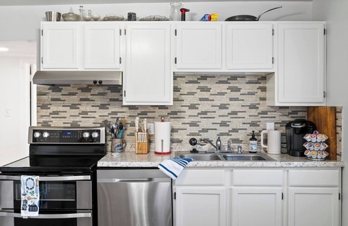 Belmont House | Inviting Apartment Steps from Downtown Mall and UVA