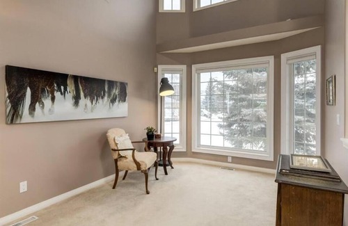 Valley Ridge Villa | Inviting Retreat on the Route to Baff with Kitchen Access