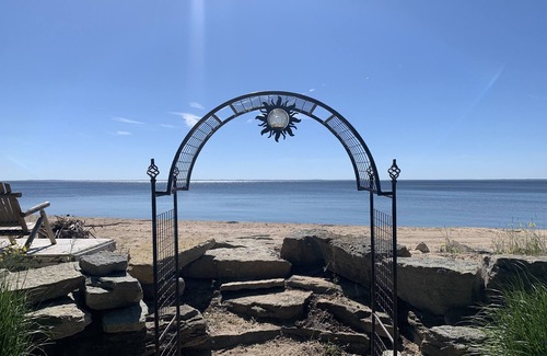 Little Suamico House | Charming Bayfront Retreat with Beach Access and Sunrises
