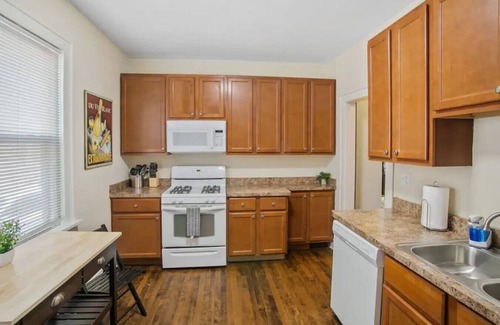 Waukegan Apartment | Family-Friendly Retreat Near Great Lakes Naval Base