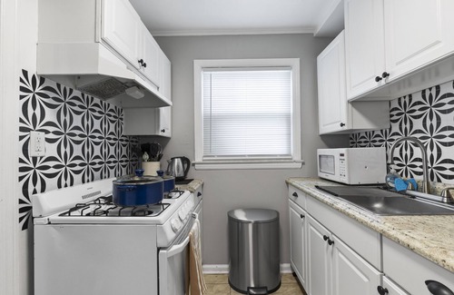 Wyandotte House | Pet-Friendly Haven for Boaters Near the Detroit River