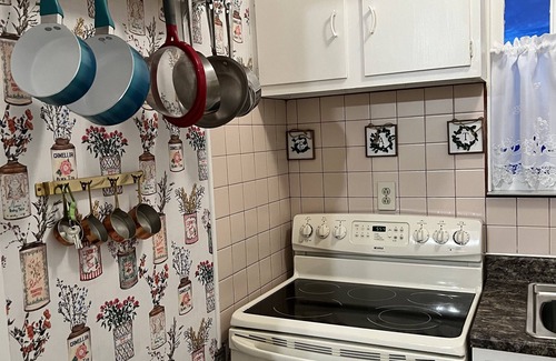 Steubenville House | Comfortable Retreat: Walk to Franciscan & Local Shops