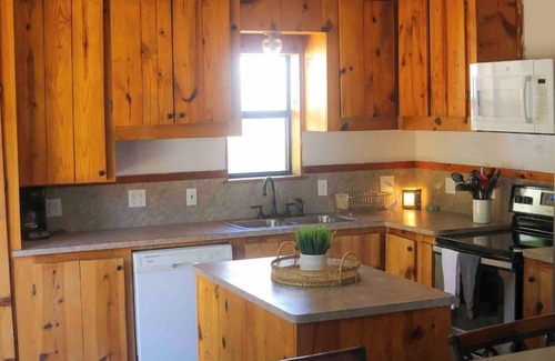 Ozark House | Inviting Home Near the Pig Trail in Scenic Ozarks