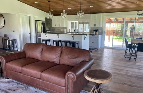 Horseshoe Bend House | Charming Retreat with Scenic Views & Outdoor Adventures