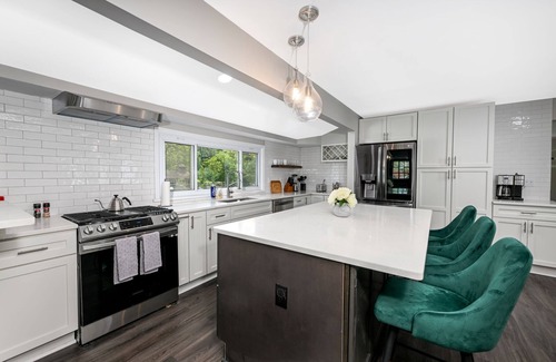 Independence House | Inviting Retreat with Chef's Kitchen Near Cuyahoga Park