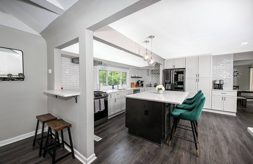 Independence House | Inviting Retreat with Chef's Kitchen Near Cuyahoga Park