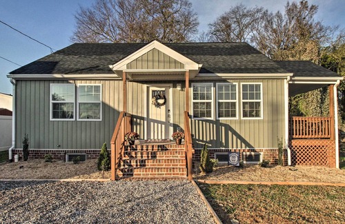 Farmville House | Cozy Home w/ Grill: 1 Block to Longwood Univ!