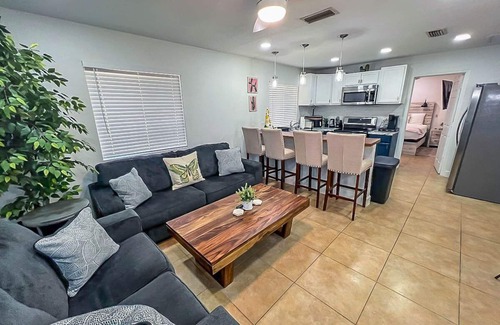 Downtown Phoenix House | Ideal Retreat w/Yard & Outdoor Kitchen Near Downtown