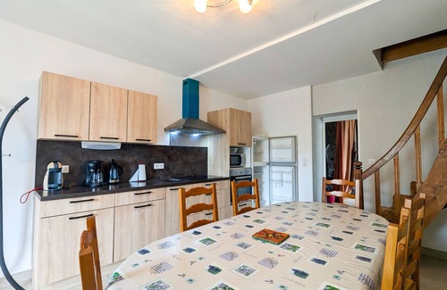 Reuilly Cottage | Cozy Gite Reuilly: Ideal for Couples with Great Amenities