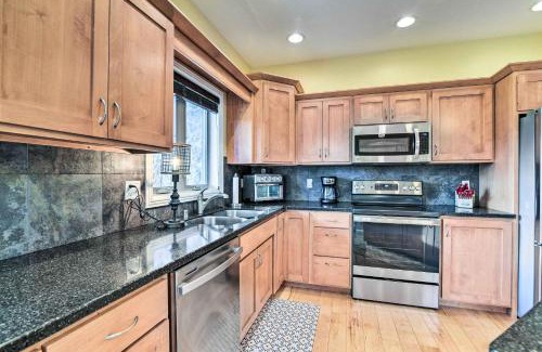 Burkesville House | Inviting Home with Patio, 2 Mi to Dale Hollow Lake!