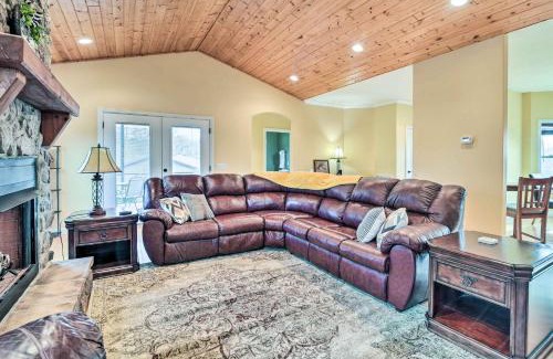 Burkesville House | Inviting Home with Patio, 2 Mi to Dale Hollow Lake!