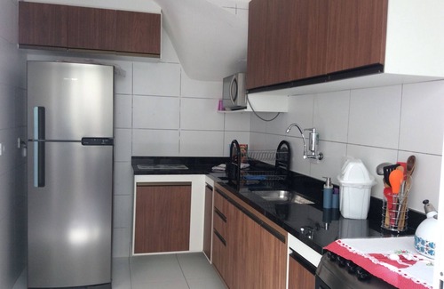 Parque Enseada House | Cozy Townhouse in Condominium, 15 Min Walk to Beach