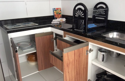 Parque Enseada House | Cozy Townhouse in Condominium, 15 Min Walk to Beach