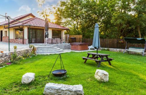 Veliko Tarnovo House | Tranquil House Bohot Relax with Ocean View & Private Beach