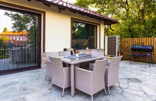 Veliko Tarnovo House | Tranquil House Bohot Relax with Ocean View & Private Beach