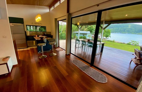 Opoa House | Idyllic Retreat with Garden and Private Beach Access