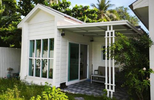 Chaloklum Other | Cozy house by the sea